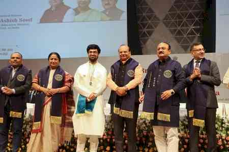 Delhi L-G urges NSUT graduates to promote sustainable development