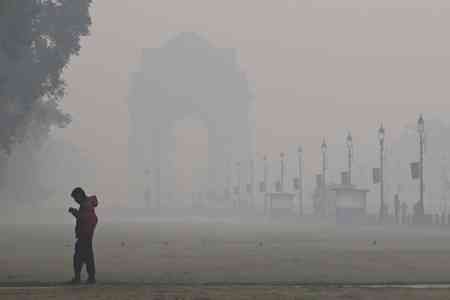 Heavy smog engulfs Delhi-NCR as air quality slips to 'very poor' category