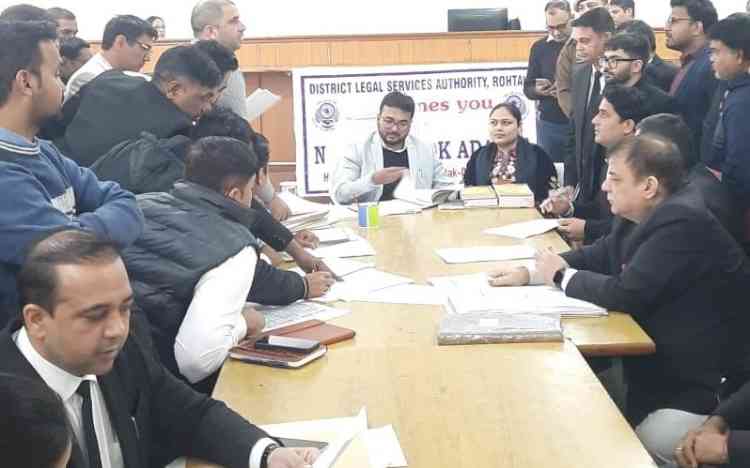 राष्ट्रीय लोक अदालत में 24873 में से 22253 मामलों का निपटारा