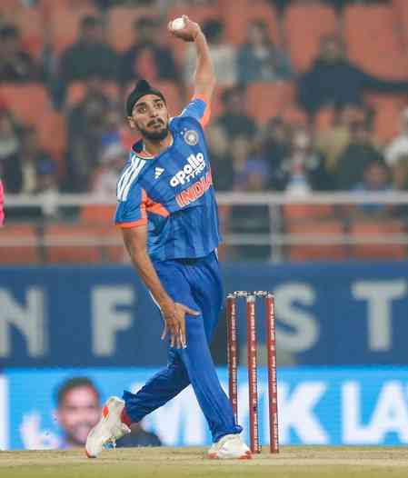 Always enjoy bowling with Arshdeep as he creates pressure from the other end: Rana
