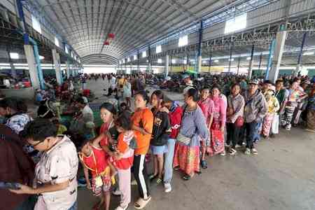 Cambodian evacuees rise to almost 395,000 as border conflict with Thailand continues