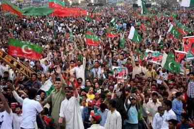 Rights body slams Pakistan govt for use of force against Imran Khan supporters