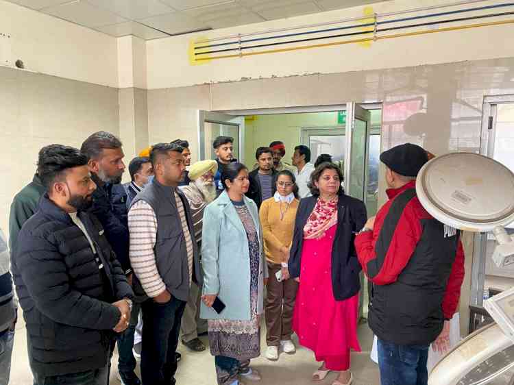 Mayor Inderjit Kaur, MLA Grewal inspect Subhash Nagar UCHC; mother-child services and dialysis machines would soon become operational at UCHC