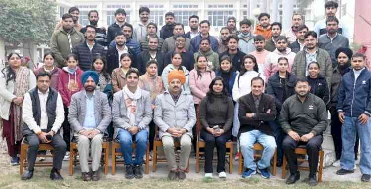 पारदर्शी एवं तकनीक आधारित व्यवस्था से भ्रष्टाचार पर लगा अंकुशः डॉ. वीरेंद्र सिंह चौहान