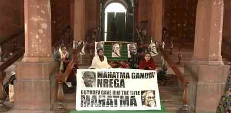Trinamool stages 12-hour dharna on Parliament premises over G RAM G Bill passage