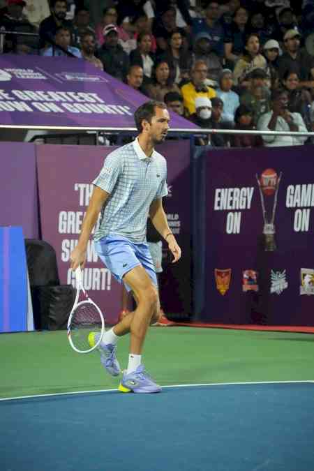 WTL: Suresh stuns Medvedev in thriller to secure final spot