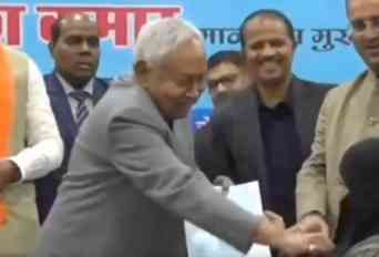 Hijab incident: Complaint filed against Nitish Kumar, Sanjay Nishad; hearing on Jan 3