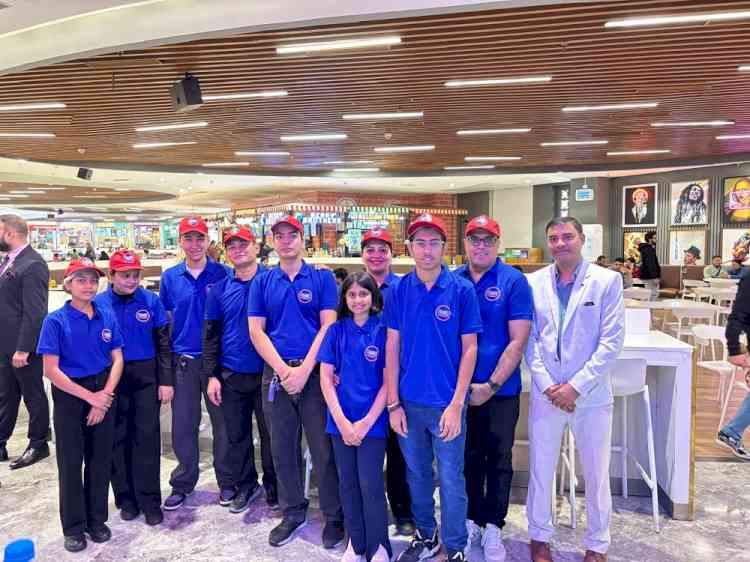 Franks Hot Dog Hits Chandigarh: French Gourmet Sizzles into Nexus Elante, Gen Z's New Bite-Sized Obsession!