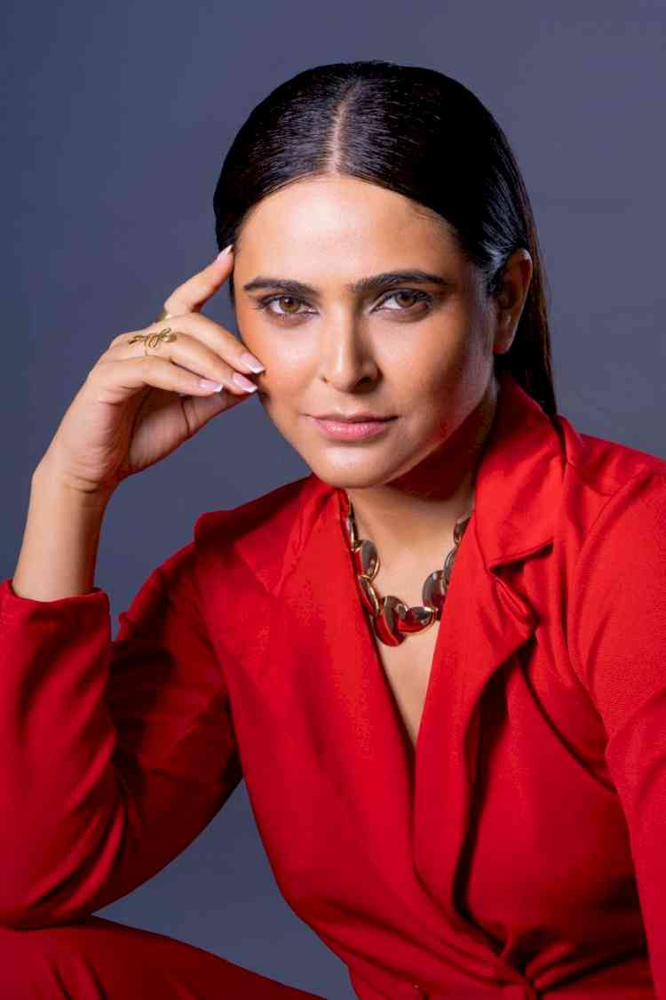 Madhurima Tuli’s Red-Hot Avatar Turns into a Powerful Style Statement