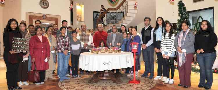 क्रिसमस की शुभकामनाएं दी