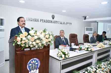 Remain calm even in complex situations, SC judge advises judges