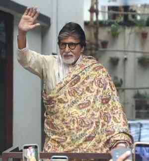 Big B recollects first meeting with Gurdas Maan