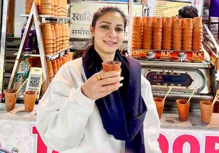 Tanishaa Mukerji enjoys her piping hot 'Kulhad wali chai' amidst chilly weather in Indore