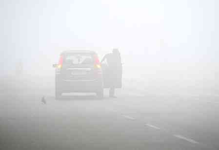 Dense fog envelops Delhi-NCR; average air quality remains 'very poor'