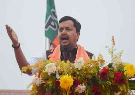 Rahul Gandhi, Tejashwi Yadav are part-time politicians: Nitin Nabin