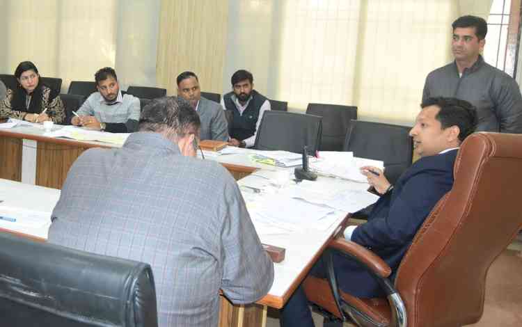 जलभराव व बाढ़ की रोकथाम की तैयारियों की समीक्षा के लिए प्री-रिव्यू बैठक आयोजित