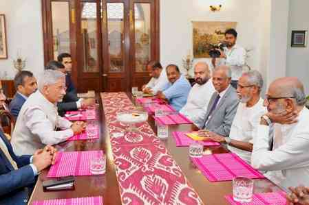 Sri Lanka: EAM Jaishankar meets Tamil leaders and members of Indian origin Tamil community
