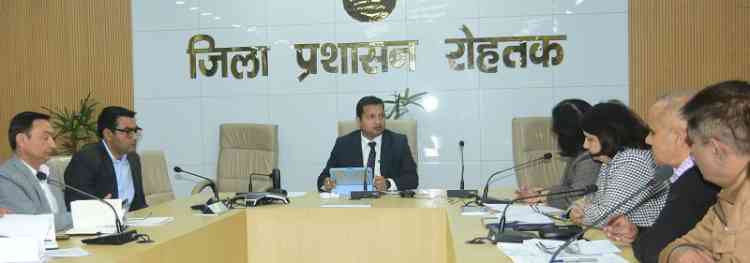 DC Sachin Gupta directs the Horticulture Department to undertake branding of beekeepers