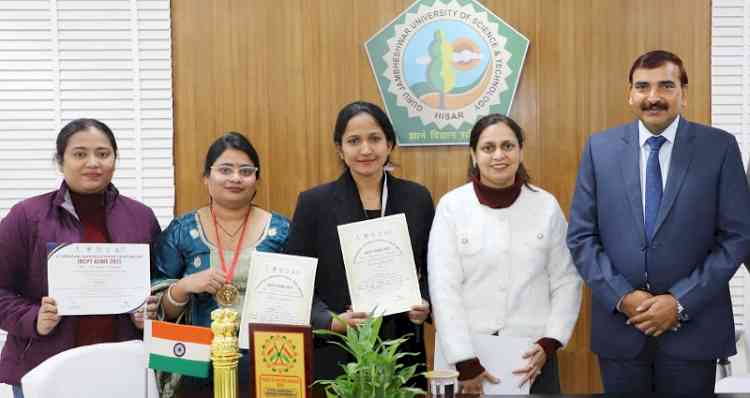 फिजियोथेरेपी के शोधार्थियों ने अंतर्राष्ट्रीय कांफ्रेंस में किया शानदार प्रदर्शन