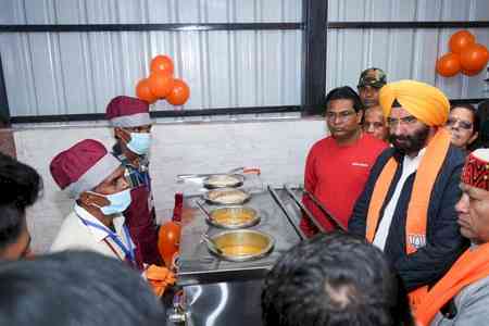 Delhi Ministers Sirsa, Pankaj Singh open ‘Atal Canteens’ in their constituencies
