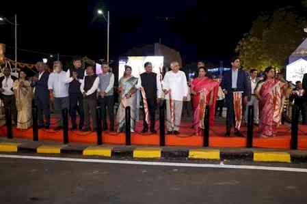 Gujarat CM inaugurates Kankaria Carnival 2025 with grand spectacle