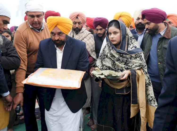 CM Bhagwant Singh Mann pays obeisance at Gurdwara Sri Fatehgarh Sahib