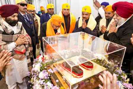 Prakash Parv: Nitish Kumar pays obeisance at Patna Sahib Gurdwara; reviews key development projects