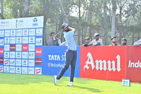 Tata Open Golf: Shubham Jaglan, Yuvraj Sandhu neck-and-neck in two-horse race heading into final round