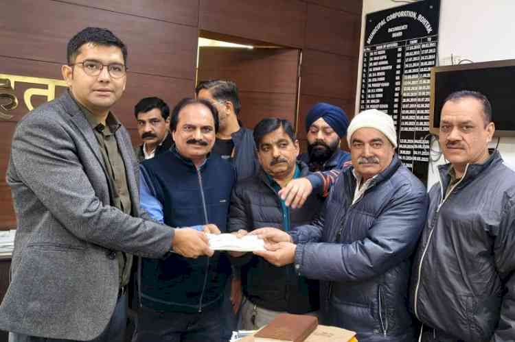 नोटिस के बावजूद अभी तक संपत्ति कर जमा न करवाने वालों के विरुद्ध होगी सीलिंग की कार्रवाईः निगमायुक्त डॉ. आनंद कुमार शर्मा