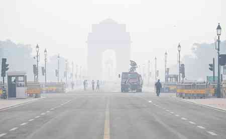 Smog blankets Delhi as city records AQI of 391