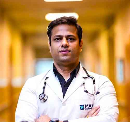 Winter with fog and smog pose a threat to lungs health: expert