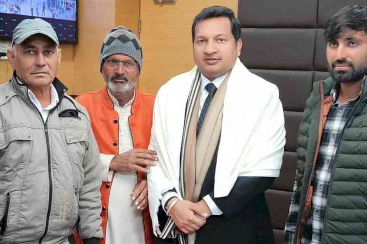 उपायुक्त सचिन गुप्ता को भैणी सुरजन ग्राम पंचायत ने किया सम्मानित