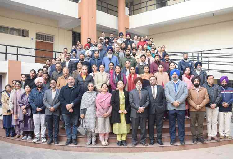 Glorious retirement of Prof. Navdeep Kaur, Acting Principal of Lyallpur Khalsa College 