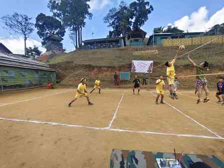 Assam Rifles celebrates New Year with border residents along India-Myanmar frontier in Manipur