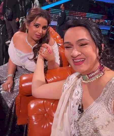 Padmini Kolhapure sings ‘Yeh galiyan yeh chaubara’ with Shreya Ghoshal: When emotions need a melody