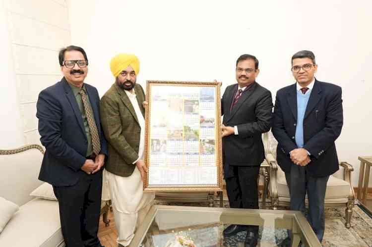 CM Bhagwant Singh Mann Unveils Punjab Govt's Diary & Calendar for Year 2026