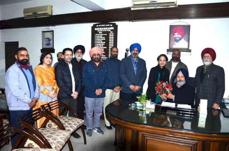 Dr. Rashpal Singh Sandhu takes over as the Principal (Officiating) of Lyallpur Khalsa College 