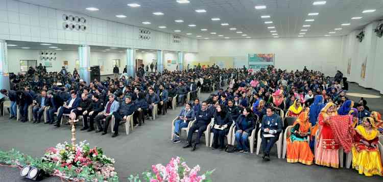 Trident Group Celebrates Vision Day by Honouring Long-Serving Employees