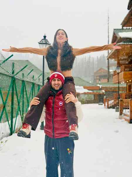 Sara Alia Khan shares leaf from her winter vacation with brother Ibrahim