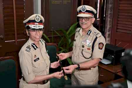 Sadanand Date takes over as Maharashtra DGP
