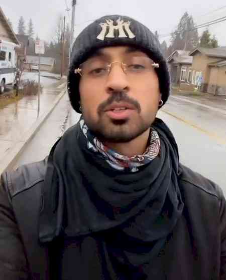 Diljit Dosanjh commences 2026 with a fun solo trip in the rain