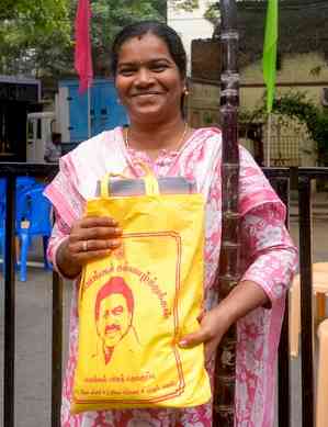 Pongal gift: TN announces Rs 3,000 cash for rice ration card holders