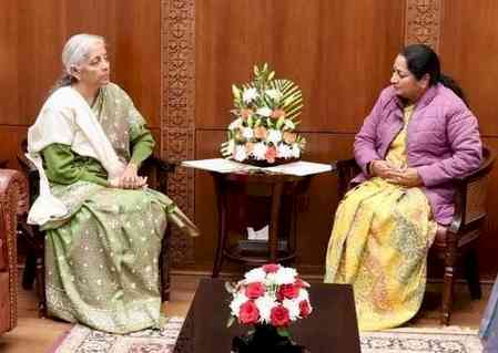 Delhi CM signs MoU with RBI for loans, market borrowings for infra projects