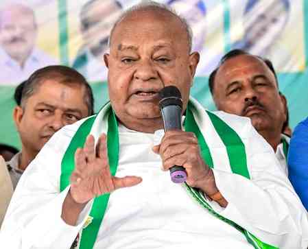 K'taka local polls: Upset over Deve Gowda's decision to go solo, Mandya BJP leaders oppose alliance