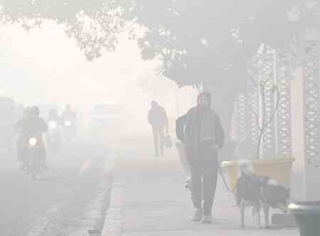 Delhi-NCR grapples with cold wave, poor air quality