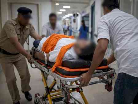 Tension as Shiv Sena candidate stabbed during campaign in Mumbai's Bandra
