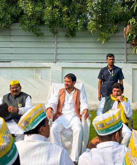 Tej Pratap meets Deputy CM Sinha; fuels speculation of new political equations ahead of Makar Sankranti feast