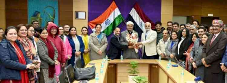 कुलपति के रूप में प्रो. राजबीर सिंह के सात वर्ष पूर्ण होने पर शिक्षकों ने दी बधाई