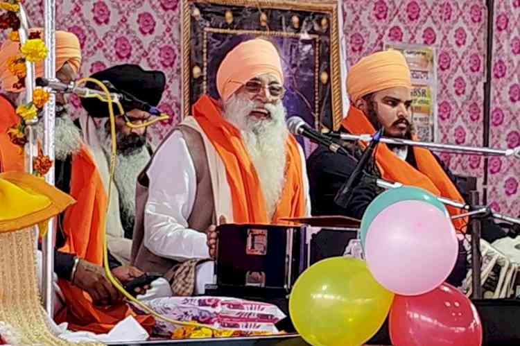 धूमधाम से मनाया गुरु गोबिंद सिंह जी का 359वां प्रकाश पर्व