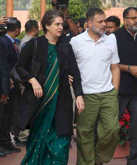 Assembly polls: Cong steps up alliance talks; Rahul, Priyanka may visit TN soon
